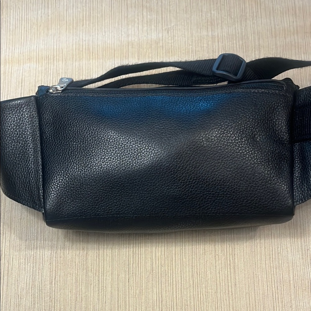 Longchamp Black Travel Bag - Picture 2 of 12